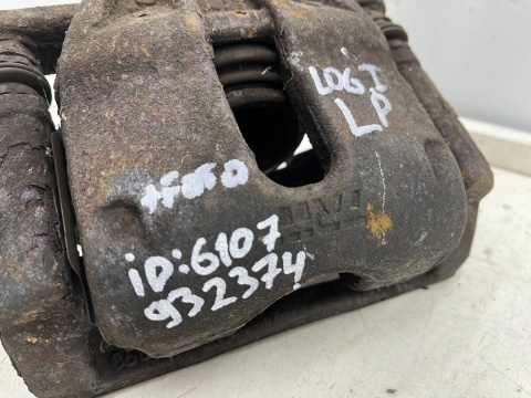 Zacisk hamulcowy Dacia Logan 1 I 04-12r lewe przednie jarzmo mocowanie Zacisk hamulcowy Dacia Logan 1 I 04-12r lewe przednie jarzmo mocowanie