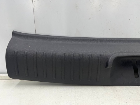 Tapicerka Chrysler PT Cruiser 00-10r. próg bagażnika osłona pasa tylnego nakładka orj37trmah-a Tapicerka Chrysler PT Cruiser 00-10r. próg bagażnika osłona pasa tylnego nakładka orj37trmah-a