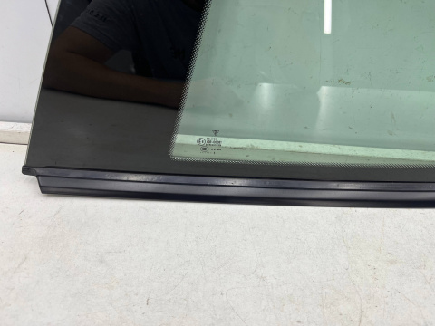 Szyba boczna Porsche 911 VII 991 Coupe 11-19r. trójkąt listwa karoseryjna lewa tylna lewy tył oryginalna 991543111 Szyba boczna Porsche 911 VII 991 Coupe 11-19r. trójkąt listwa karoseryjna lewa tylna lewy tył oryginalna 991543111
