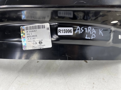 Ćwiartka Opel Astra K V 15-22r. lewy przedni fartuch kielich poszycie NOWE ORYGINALNE lewy przód 39186457 Ćwiartka Opel Astra K V 15-22r. lewy przedni fartuch kielich poszycie NOWE ORYGINALNE lewy przód 39186457