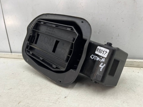 Klapka wlewu paliwa Skoda Octavia 4 IV 2019r.- sedan kombi 5e7809702 Klapka wlewu paliwa Skoda Octavia 4 IV 2019r.- sedan kombi 5e7809702