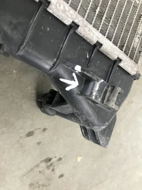 Chłodnica wody VW Golf Touran T-ROC Tiguan Audi a3 Q2 Q3 Octavia Karoq Kodiaq szczelna ORYGINALNA 5q0121251ej