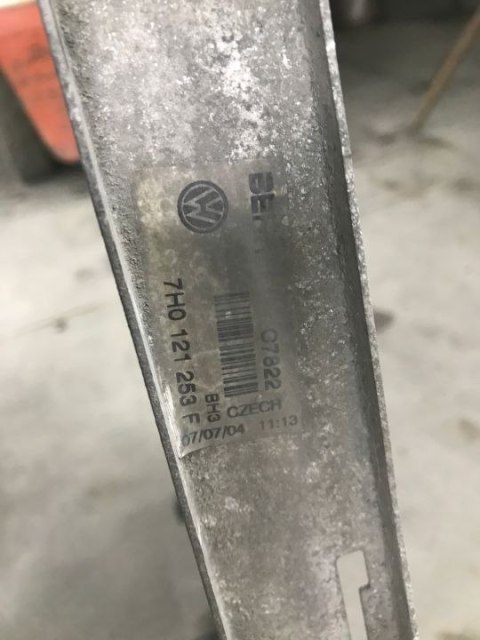 Chłodnica wody Vw Transporter T5 Multivan 03-15r. 1.9 tdi 2.0 tdi ORYGINALNA SZCZELNA 7H0121253F