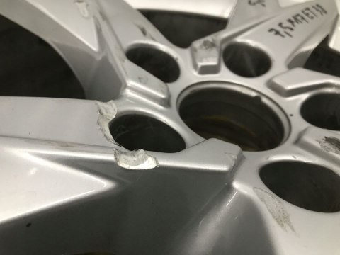 Felga Audi A4 B9 A5 8W F5 15-24r. 7,5jx17 ET38 5x112 pojedyncza sztuka ALUMINIOWA 17 cali 8W0601025K Felga Audi A4 B9 A5 8W F5 15-24r. 7,5jx17 ET38 5x112 pojedyncza sztuka ALUMINIOWA 17 cali 8W0601025K