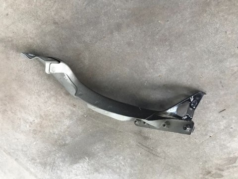 Mocowanie błotnika Audi A6 C7 4g 10-18r. prawe przednie wspornik podpora prawy przód 4G0821136A Mocowanie błotnika Audi A6 C7 4g 10-18r. prawe przednie wspornik podpora prawy przód 4G0821136A