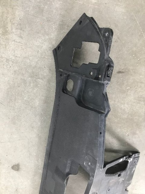 Pas przedni Mercedes w222 s-klasa 13-20r. górne wzmocnienie pasa osłona a2226223800 Pas przedni Mercedes w222 s-klasa 13-20r. górne wzmocnienie pasa osłona a2226223800