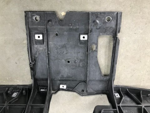 Pas przedni Mercedes w222 s-klasa 13-20r. górne wzmocnienie pasa osłona a2226223800 Pas przedni Mercedes w222 s-klasa 13-20r. górne wzmocnienie pasa osłona a2226223800