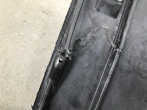 Pas przedni Mercedes w222 s-klasa 13-20r. górne wzmocnienie pasa osłona a2226223800 Pas przedni Mercedes w222 s-klasa 13-20r. górne wzmocnienie pasa osłona a2226223800