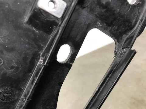 Pas przedni Mercedes w222 s-klasa 13-20r. górne wzmocnienie pasa osłona a2226223800 Pas przedni Mercedes w222 s-klasa 13-20r. górne wzmocnienie pasa osłona a2226223800