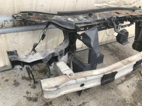 Pas przedni Renault Megane 2 II 02-09r. wzmocnienie ramka chłodnic okular reflektora belka zderzaka oryginalne Pas przedni Renault Megane 2 II 02-09r. wzmocnienie ramka chłodnic okular reflektora belka zderzaka oryginalne