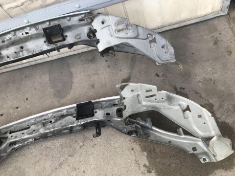 Pas przedni Volvo V50 S40 II 04-12r. wzmocnienie ramka okular reflektora oryginalne Pas przedni Volvo V50 S40 II 04-12r. wzmocnienie ramka okular reflektora oryginalne