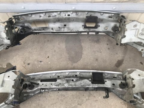 Pas przedni Volvo V50 S40 II 04-12r. wzmocnienie ramka okular reflektora oryginalne Pas przedni Volvo V50 S40 II 04-12r. wzmocnienie ramka okular reflektora oryginalne