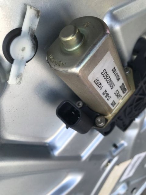 Podnośnik szyb Fiat Stilo 3Drzwi HB 01-07r. prawy przedni silniczek prawy przód Podnośnik szyb Fiat Stilo 3Drzwi HB 01-07r. prawy przedni silniczek prawy przód