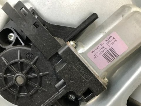 Podnośnik szyb Ford C-Max I MK1 03-10r. lewy przedni mechanizm podnoszenia szyby kierowcy lewy przód 7m51r203a29ba Podnośnik szyb Ford C-Max I MK1 03-10r. lewy przedni mechanizm podnoszenia szyby kierowcy lewy przód 7m51r203a29ba