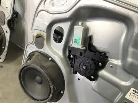 Podnośnik szyb Ford C-Max I MK1 03-10r. prawy przedni mechanizm podnoszenia szyby pasażera prawy przód 7m51r203a28ba Podnośnik szyb Ford C-Max I MK1 03-10r. prawy przedni mechanizm podnoszenia szyby pasażera prawy przód 7m51r203a28ba