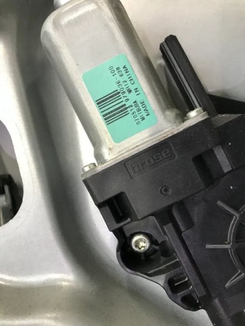 Podnośnik szyb Ford C-Max I MK1 03-10r. prawy przedni mechanizm podnoszenia szyby pasażera prawy przód 7m51r203a28ba Podnośnik szyb Ford C-Max I MK1 03-10r. prawy przedni mechanizm podnoszenia szyby pasażera prawy przód 7m51r203a28ba