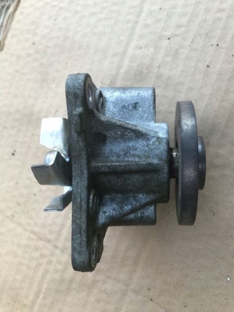 Pompa wody Mitsubishi ASX I Lancer VIII 10r.- 1.6b 16v benzyna kod silnika 4A92 Pompa wody Mitsubishi ASX I Lancer VIII 10r.- 1.6b 16v benzyna kod silnika 4A92