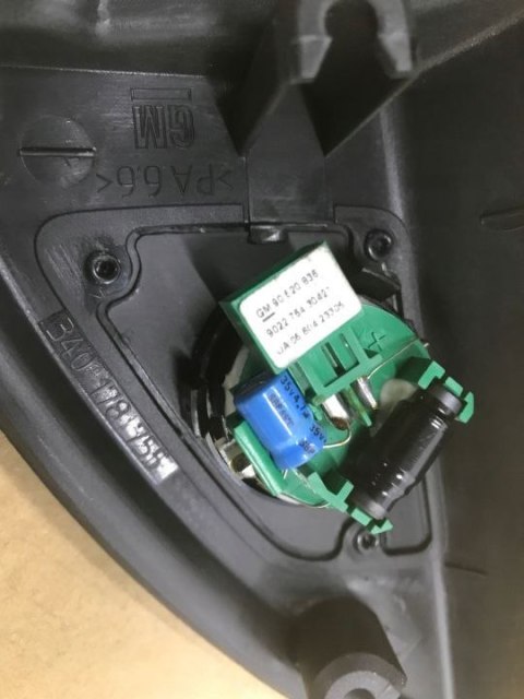 Zaślepka głośnika Opel Vectra C Signum 02-08r. głośnik drzwi osłona trójkąt drzwi lusterka KOMPLET Zaślepka głośnika Opel Vectra C Signum 02-08r. głośnik drzwi osłona trójkąt drzwi lusterka KOMPLET