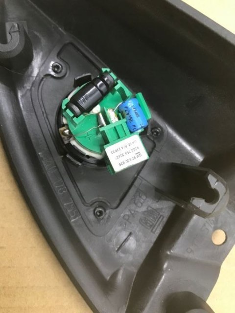 Zaślepka głośnika Opel Vectra C Signum 02-08r. głośnik drzwi osłona trójkąt drzwi lusterka KOMPLET Zaślepka głośnika Opel Vectra C Signum 02-08r. głośnik drzwi osłona trójkąt drzwi lusterka KOMPLET