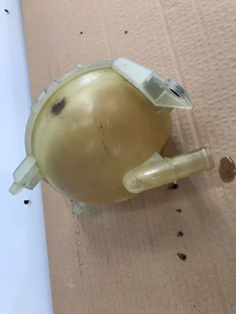 Zbiorniczek wyrównawczy Citroen C4 I 04-10r. płynu chłodzącego oryginalny Zbiorniczek wyrównawczy Citroen C4 I 04-10r. płynu chłodzącego oryginalny