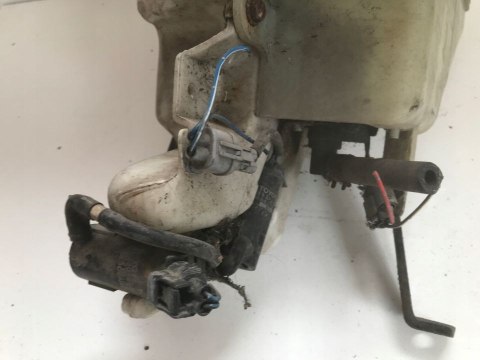 Zbiorniczek wyrównawczy Toyota Previa XR10 XR20 90-00r. płynu chłodzącego zbiorniczek spryskiwaczy 860142-036 Zbiorniczek wyrównawczy Toyota Previa XR10 XR20 90-00r. płynu chłodzącego zbiorniczek spryskiwaczy 860142-036