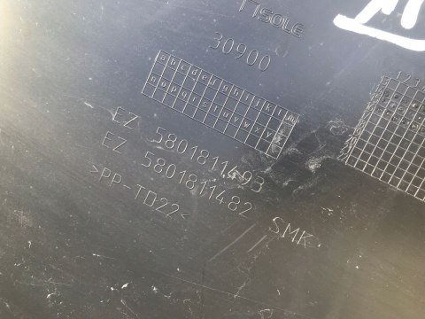 Listwa Iveco Daily 4 IV dolna boczna lewa nakładka karoserii dolna środkowa 2014r.-&gt; 5801811475 5801811454