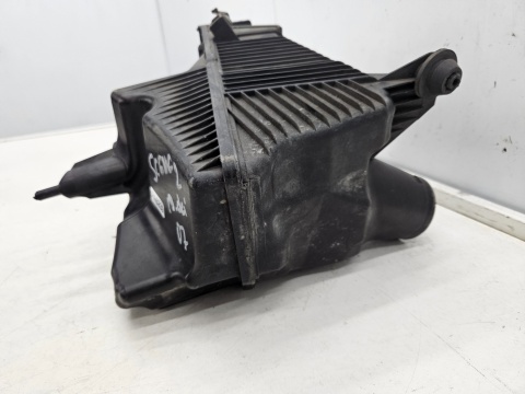 Obudowa filtra powietrza Renault MEGANE 2 II SCENIC 2 II 1.9dci 8200545280 4610085903 Obudowa filtra powietrza Renault MEGANE 2 II SCENIC 2 II 1.9dci 8200545280 4610085903