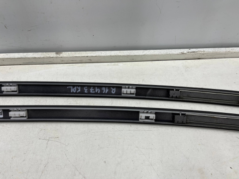 Listwa BMW E92 Coupe 04-12r. dachowa prawa lewa nakładka KOMPLET z zaślepkami 354/7 Titansliber Metallic 7119707 7119708 Listwa BMW E92 Coupe 04-12r. dachowa prawa lewa nakładka KOMPLET z zaślepkami 354/7 Titansliber Metallic 7119707 7119708