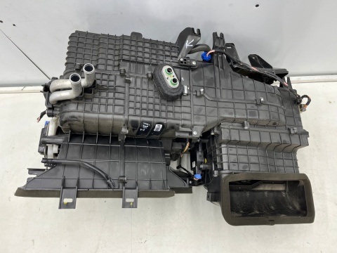 Nagrzewnica Hyundai i30 I FD 07-12r. wersja z KLIMĄ obudowa chłodnicy wody parownik klimatyzacji Nagrzewnica Hyundai i30 I FD 07-12r. wersja z KLIMĄ obudowa chłodnicy wody parownik klimatyzacji