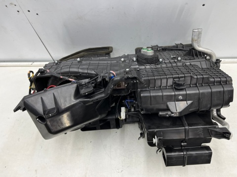 Nagrzewnica Hyundai i30 I FD 07-12r. wersja z KLIMĄ obudowa chłodnicy wody parownik klimatyzacji Nagrzewnica Hyundai i30 I FD 07-12r. wersja z KLIMĄ obudowa chłodnicy wody parownik klimatyzacji