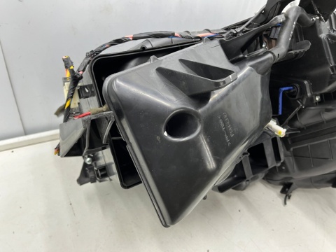 Nagrzewnica Hyundai i30 I FD 07-12r. wersja z KLIMĄ obudowa chłodnicy wody parownik klimatyzacji Nagrzewnica Hyundai i30 I FD 07-12r. wersja z KLIMĄ obudowa chłodnicy wody parownik klimatyzacji