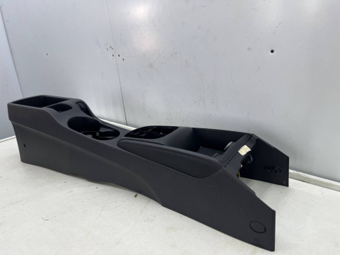 Tunel środkowy Hyundai i30 I FD 07-12r. obudowa konsola kokpit miejsce na kubki AUX USB 84671-2R000 Tunel środkowy Hyundai i30 I FD 07-12r. obudowa konsola kokpit miejsce na kubki AUX USB 84671-2R000