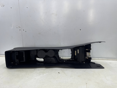 Tunel środkowy Hyundai i30 I FD 07-12r. obudowa konsola kokpit miejsce na kubki AUX USB 84671-2R000 Tunel środkowy Hyundai i30 I FD 07-12r. obudowa konsola kokpit miejsce na kubki AUX USB 84671-2R000