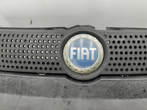 Zderzak przedni Fiat Panda II 2 03-12r. przód 735316597 Zderzak przedni Fiat Panda II 2 03-12r. przód 735316597