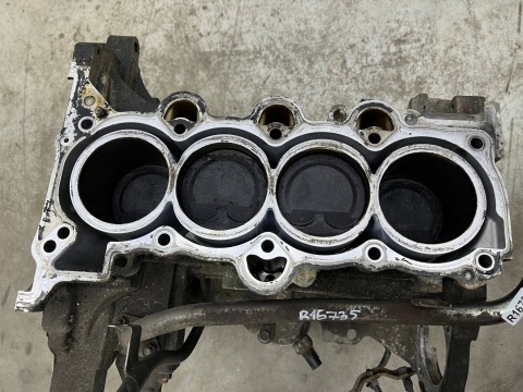 Blok silnika Hyundai i30 i20 ix20 Venga Ceed Rio 07r.- 1.4 16v DOHC benzyna WAŁ TŁOKI cały dół kod G4FA 
