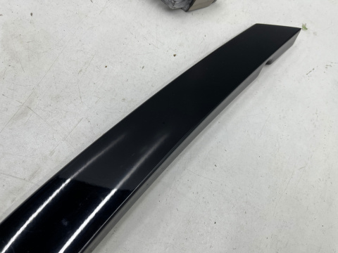 Listwa Mercedes w210 95-02r. KOMBI prawa tylna boczna nakładka karoseryjna ozdobna obramówka szyby bagażnika Listwa Mercedes w210 95-02r. KOMBI prawa tylna boczna nakładka karoseryjna ozdobna obramówka szyby bagażnika