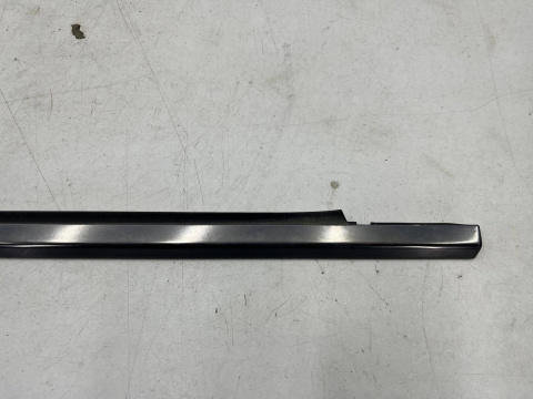 Listwa Mercedes w210 95-02r. KOMBI prawa tylna boczna nakładka karoseryjna ozdobna obramówka szyby bagażnika Listwa Mercedes w210 95-02r. KOMBI prawa tylna boczna nakładka karoseryjna ozdobna obramówka szyby bagażnika