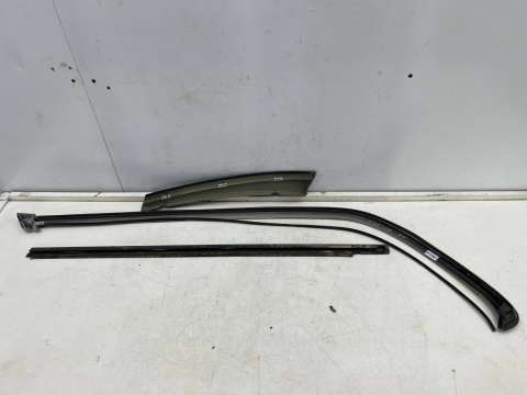 Listwa Mercedes w210 95-02r. KOMBI prawa tylna boczna nakładka karoseryjna ozdobna obramówka szyby bagażnika Listwa Mercedes w210 95-02r. KOMBI prawa tylna boczna nakładka karoseryjna ozdobna obramówka szyby bagażnika