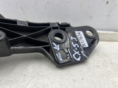 Ślizg Mazda CX-5 I 12-17r.- prawe przednie mocowanie wspornik uchwyt zderzaka kd45500t1 Ślizg Mazda CX-5 I 12-17r.- prawe przednie mocowanie wspornik uchwyt zderzaka kd45500t1