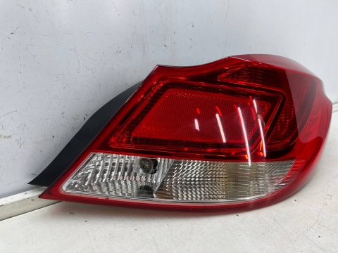 Lampa Opel Insignia A sedan HB 08-13r. PRAWA tylna w błotnik EUROPA EU oryginalna PRAWY tył z wkładem Lampa Opel Insignia A sedan HB 08-13r. PRAWA tylna w błotnik EUROPA EU oryginalna PRAWY tył z wkładem