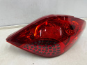 Lampa Peugeot 207 HB 06-09r. 3d 5d PRAWA tylna w błotnik EUROPA EU oryginalna PRAWY tył z wkładem 9649986580