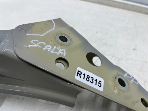Mocowanie błotnika Skoda Scala 19r.- prawe przednie mocowanie błotnika wspornik podpora prawy przód 657821228 Mocowanie błotnika Skoda Scala 19r.- prawe przednie mocowanie błotnika wspornik podpora prawy przód 657821228