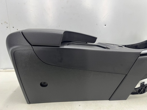 Tunel środkowy Opel Insignia A 08-11r. podłokietnik skórzany aux BEZ usb EUROPA Tunel środkowy Opel Insignia A 08-11r. podłokietnik skórzany aux BEZ usb EUROPA