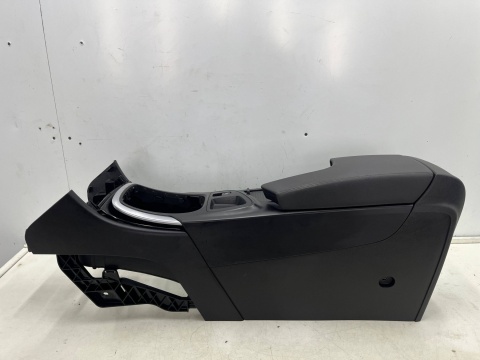 Tunel środkowy Opel Insignia A 08-11r. podłokietnik skórzany aux BEZ usb EUROPA Tunel środkowy Opel Insignia A 08-11r. podłokietnik skórzany aux BEZ usb EUROPA