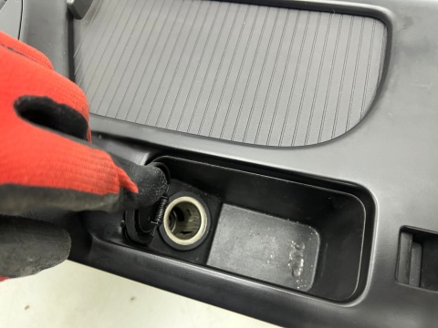 Tunel środkowy Opel Insignia A 08-11r. podłokietnik skórzany aux BEZ usb EUROPA Tunel środkowy Opel Insignia A 08-11r. podłokietnik skórzany aux BEZ usb EUROPA