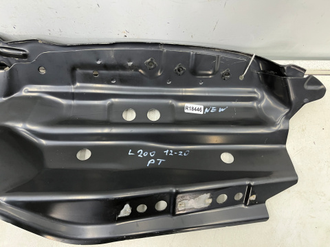 Poszycie Mitsubishi L200 LIFT 12-20r. PRAWY tylny okular lampy mocowanie błotnika ĆWIARTKA NOWA ORYGINALNA 6722a884 Poszycie Mitsubishi L200 LIFT 12-20r. PRAWY tylny okular lampy mocowanie błotnika ĆWIARTKA NOWA ORYGINALNA 6722a884
