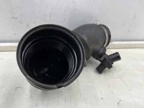 Rura Opel Insignia A 08-17r. 2.0 CDTi przewód dolotowy powietrza 55561787 Rura Opel Insignia A 08-17r. 2.0 CDTi przewód dolotowy powietrza 55561787