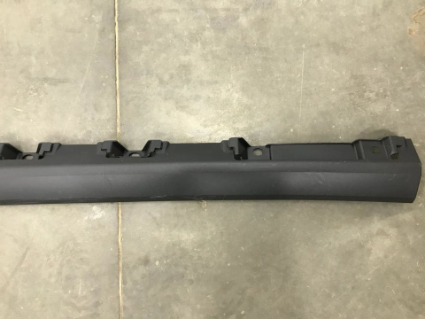 Nakładka progu Suzuki Ignis 3 III 16r.- prawa listwa progowa zewnętrzna próg 77231-62r1 Nakładka progu Suzuki Ignis 3 III 16r.- prawa listwa progowa zewnętrzna próg 77231-62r1
