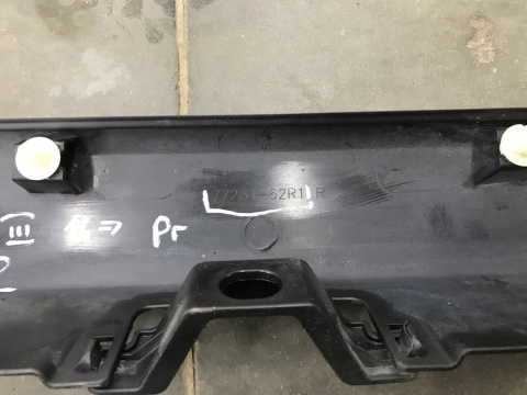 Nakładka progu Suzuki Ignis 3 III 16r.- prawa listwa progowa zewnętrzna próg 77231-62r1 Nakładka progu Suzuki Ignis 3 III 16r.- prawa listwa progowa zewnętrzna próg 77231-62r1