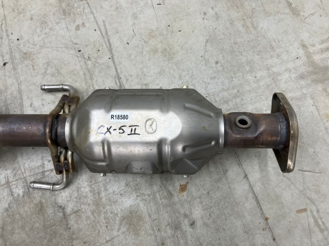 Wydech Mazda CX-5 II CX5 II KF 17r.- benzyna DWA katalizatory KOMPLET PYD9 3L27 979 Mazda PY03 Wydech Mazda CX-5 II CX5 II KF 17r.- benzyna DWA katalizatory KOMPLET PYD9 3L27 979 Mazda PY03